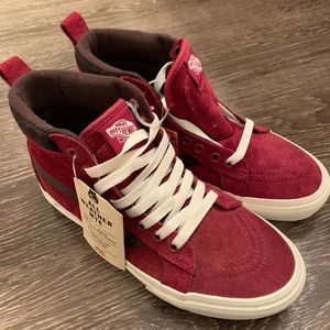 NWT Women’s Vans SK8-Hi MTE
